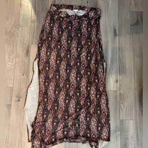 American eagle skirt with slits on the sides